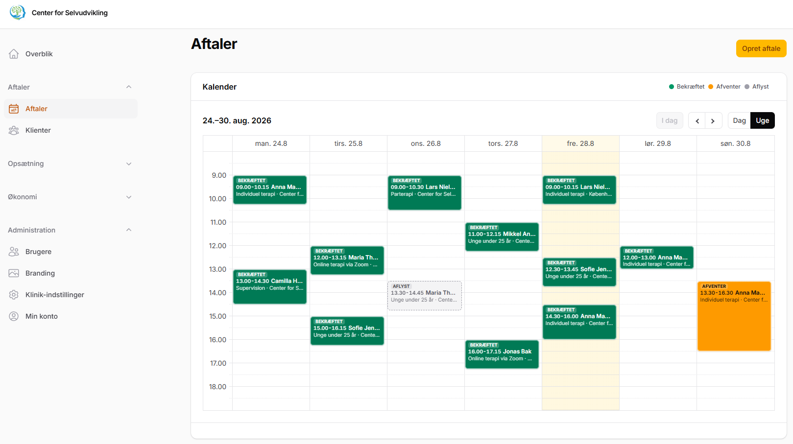 Vilos kalender med ugens aftaler og statusfarver.